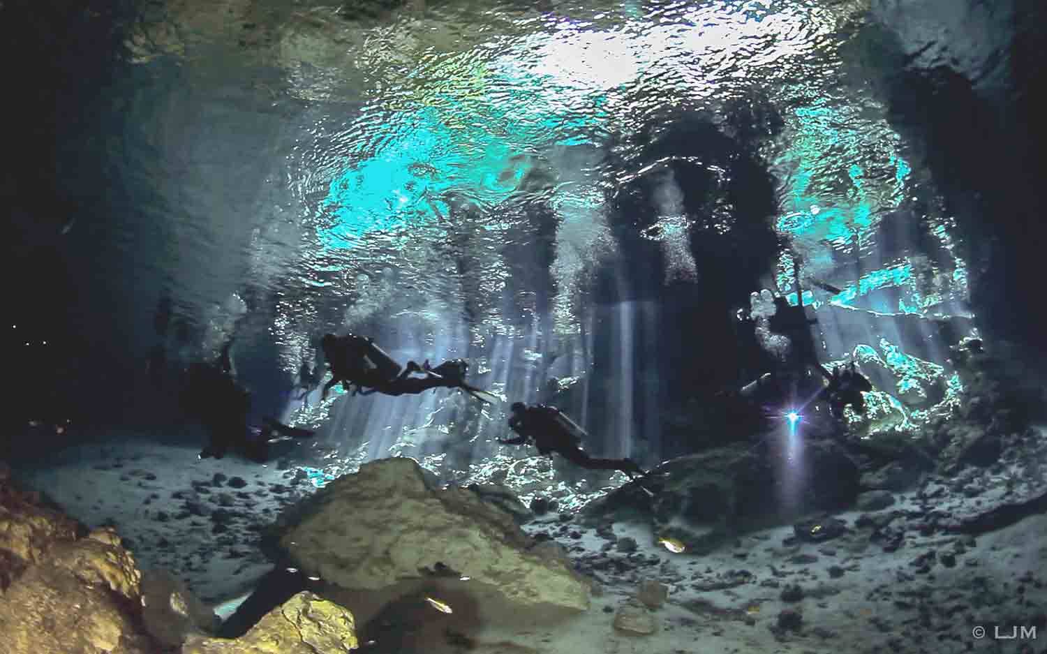 Bucear en Cenote Dos Ojos, Yucatán