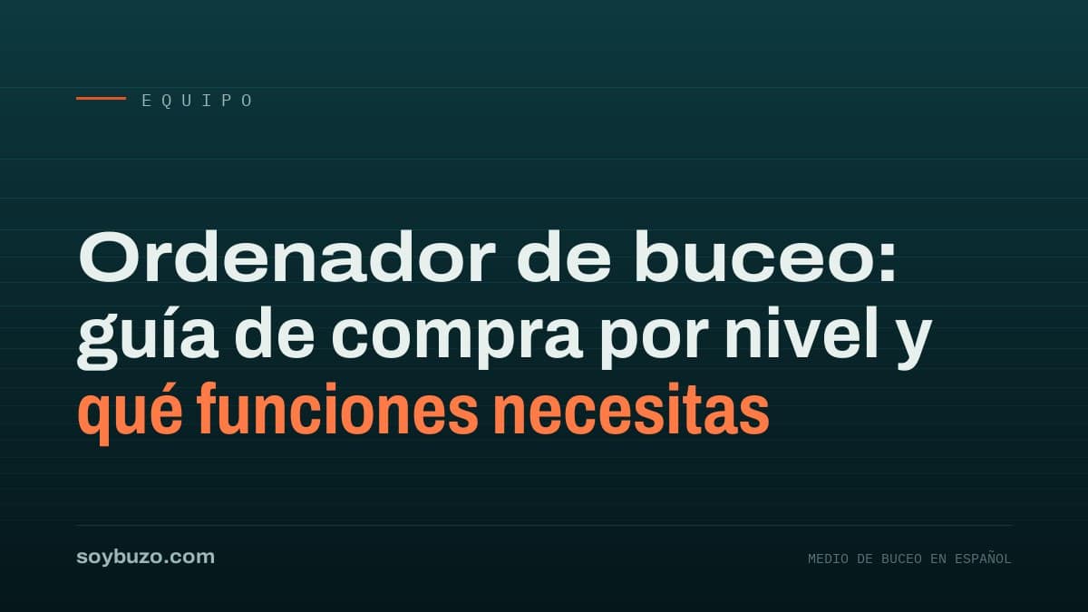 Ordenador de buceo de muñeca mostrando profundidad, tiempo sin descompresión y velocidad de ascenso durante una inmersión